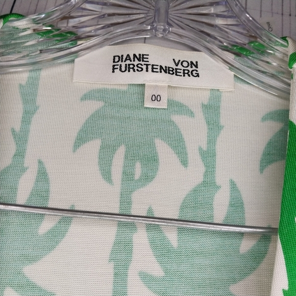 Diane Von Furstenberg Green Palm Sleeveless Yahzi Silk Jersey Wrap Dress - Picture 6 of 13